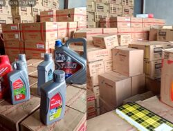 Aparat Gabungan Gerebek Gudang Berisi Ribuan Oli Diduga Palsu di Kubu Raya