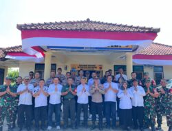 HUT Bhayangkara Ke 79 Tahun Forkompincam dan Aparat Desa Kunjungi Polsek Kaliwedi Cirebon