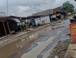 Viral, Jalan Kampung Pelaukan Kembali Terendam Banjir, Warga Keluhkan Lambannya Perbaikan