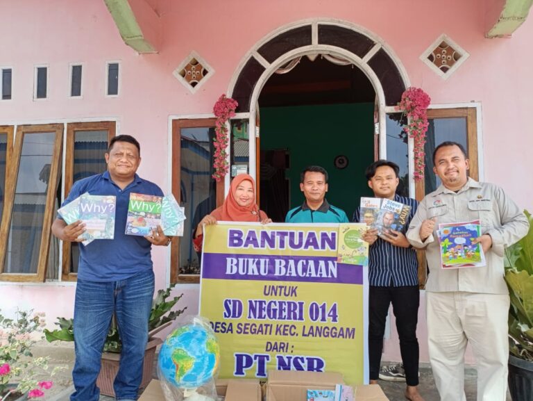 PT NSR Salurkan Bantuan Buku dan Perlengkapan Literasi untuk SDN 014 Segati