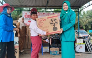 Peringatan HUT RI ke-80 di Desa Bagan Limau Meriah, Warga Antusias Ikuti Upacara, Doorprize, dan Pawai