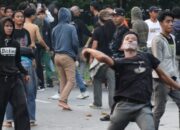 Ricuh, 5 Personel Polisi Alami Luka Saat Amankan Demo Polresta Pontianak Ringkus 15 Orang Pendemo yang Anarkis