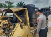 Dump Truk Tabrak Mobil Box di Kubu Raya, Dua Orang Alami Luka Serius