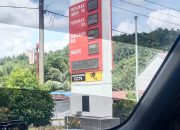 SPBU 64 .785.03 kecamatan Tayan Hilir Melayani Pengisian BBM Mengunakan Drum Plastik