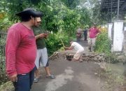 Pemdes Guwa Kidul Bergotong Royong Tinggikan Jembatan Untuk Hindari Banjir Lingkungan