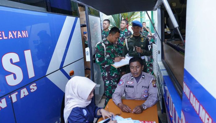 Wujudkan Tertib Berlalu Lintas, Pomdam XII/Tpr dan Polda Kalbar Gelar SIM Keliling di Makodam