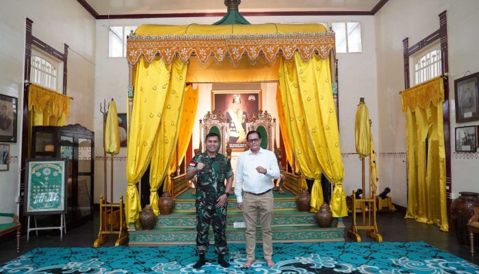 Kokohkan Silaturahmi, Pangdam XII/Tpr Kunjungi Sultan Pontianak