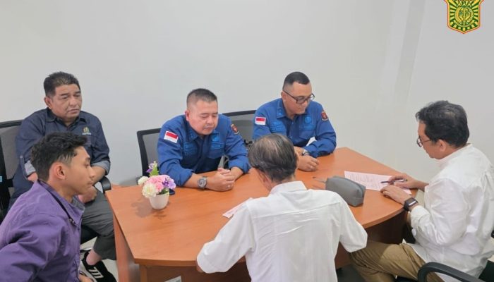 Kasus Korupsi Hibah Pembangunan SMA Mujahidin, Kejati Kalbar Serahkan Tersangka dan Barang Bukti