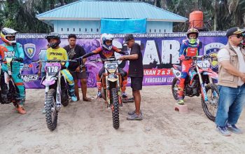 Motorcross Spektakuler Gegerkan Pangkalan Lesung, Athar Al Ghifari Tampil Memukau