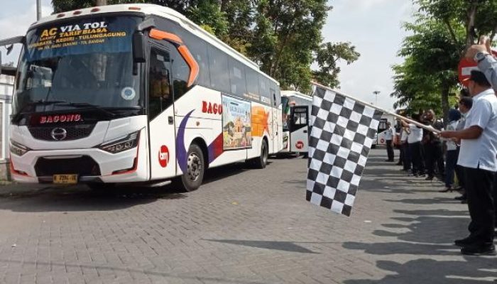 Ratusan Warga Tulungagung Ikuti Program Balik Gratis Pemkab