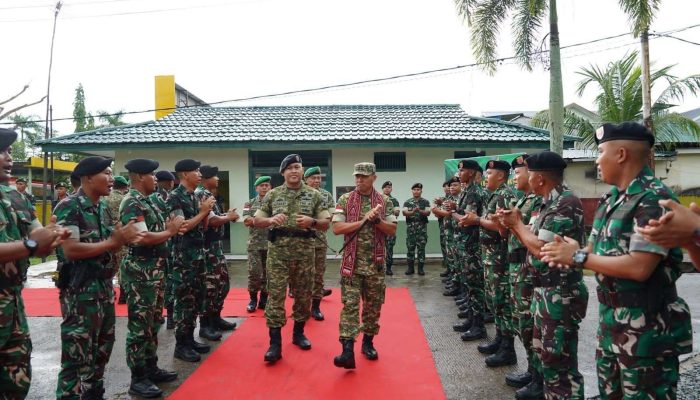 Pangdam XII/Tpr Tinjau Kesiapan Tempur Kompi Kavaleri 12/Macan Dahan Cakti