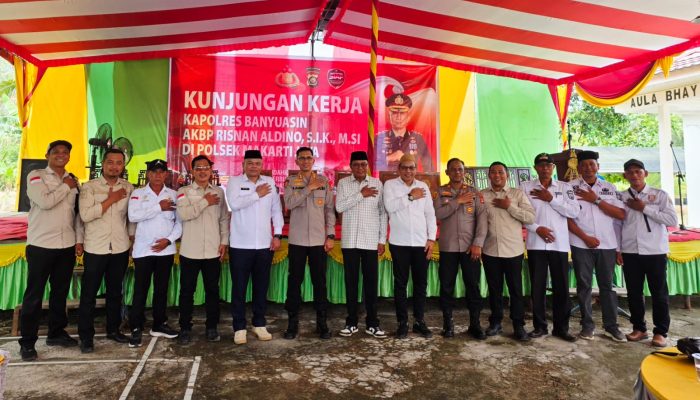 Kunjungan kerja Kapolres Banyuasin AKBP Risnan Aldino, S.I.K. M., Si. Di Polsek Makarti jaya