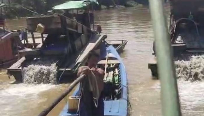 Penambangan Emas Ilegal dengan Ponton Jek Marak di Desa Penjawaan, Warga Minta Penindakan Tegas